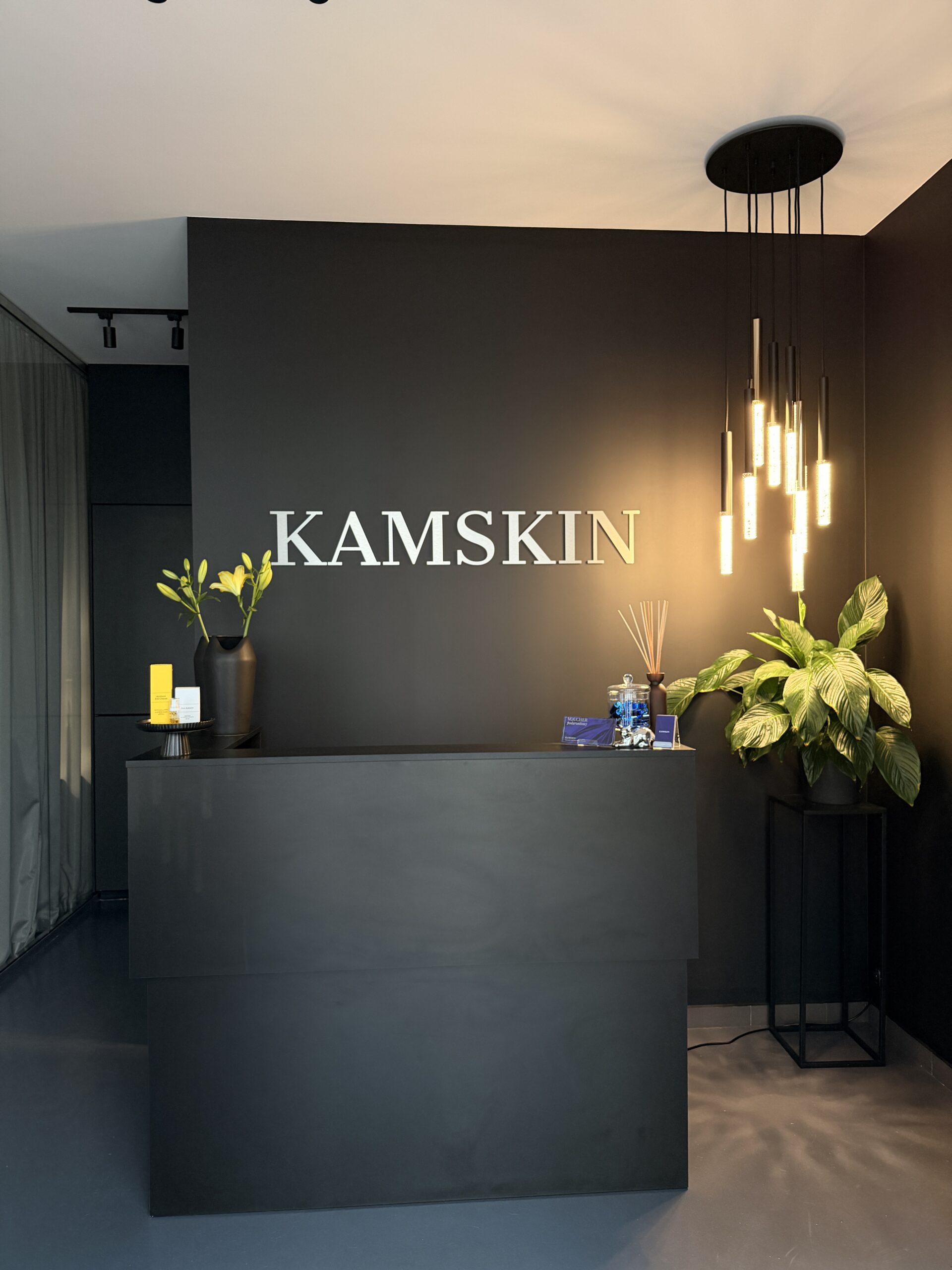 Klinika KAMSKIN w Warszawie Recepcja kliniki KAMSKIN na warszawskiej Pradze-Północ